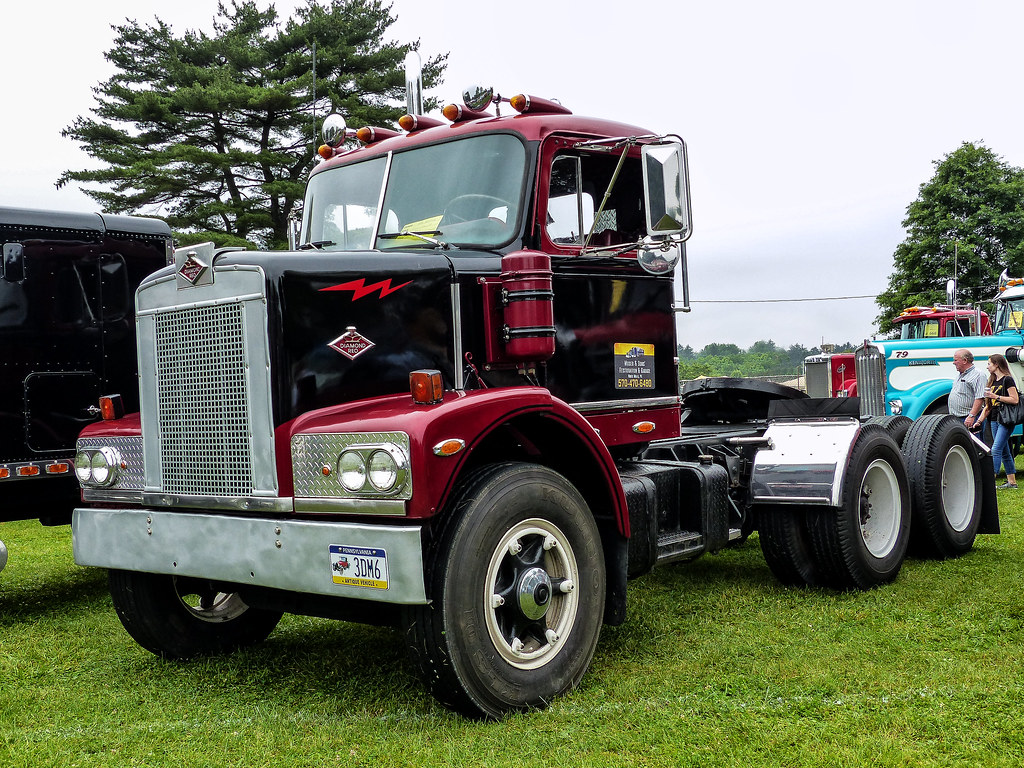 Diamond Reo Semi Tractor Taken at the ATCA (Antique Truck … Flickr