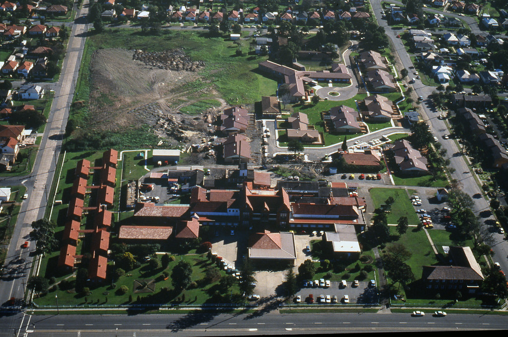Aerial photograph Western Suburbs Hospital, Waratah, NSW… Flickr