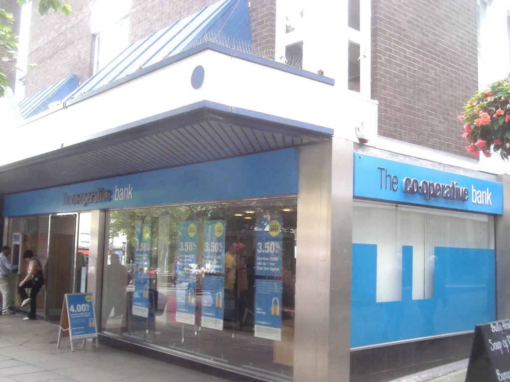 NEWCASTLE UNDER LYME BANK (31 High St, Newcastle under Lym… Flickr