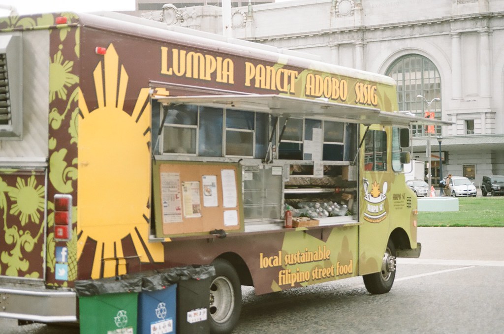 K1000_LOMO100_27July2012_33820028 Lunch Time food trucks i… Flickr