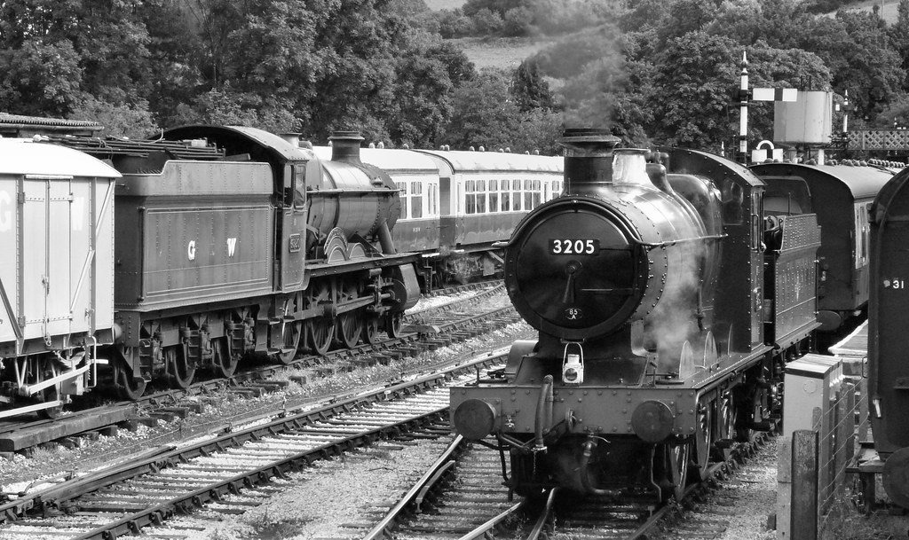 3205 and 4930 Buckfastleigh July 21 2012 zoopenguinwatcher Flickr
