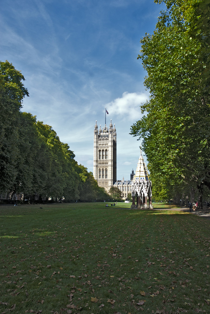 Victoria Tower Garden,Westminster, London, UK Berit Watkin Flickr