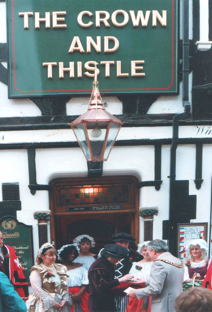 CROWN AND THISTLE Loseby Lane Leicester; rent ceremony 24 … Flickr