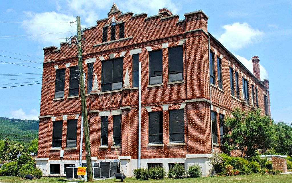 Dade County Courthouse Trenton, Dade County had a … Flickr