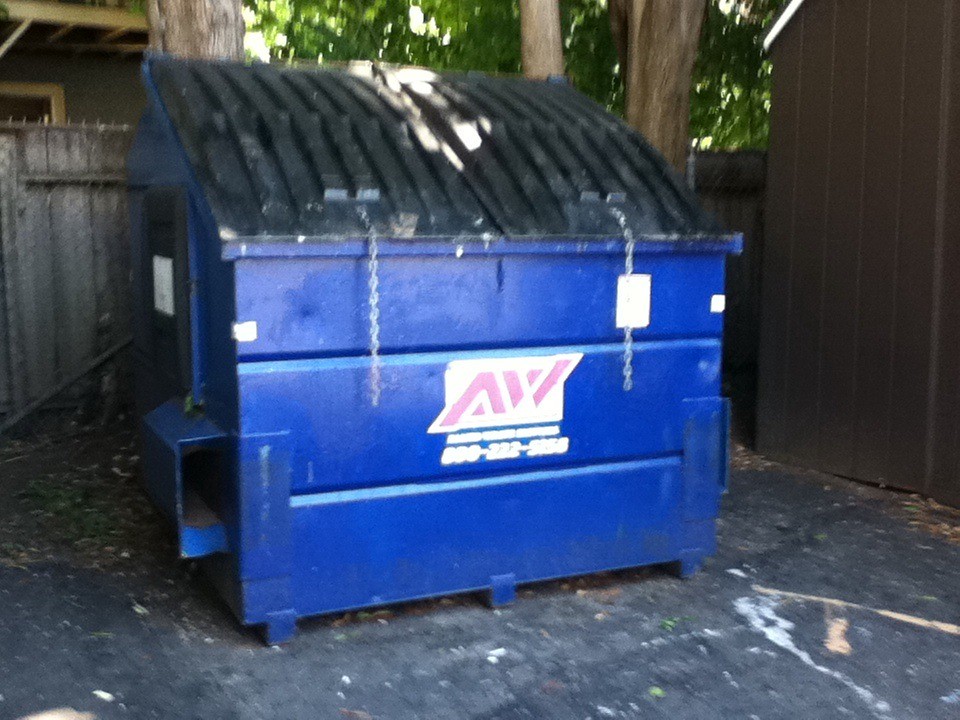 Allied waste It's repainted I can tell it used to be a Bfi… Flickr