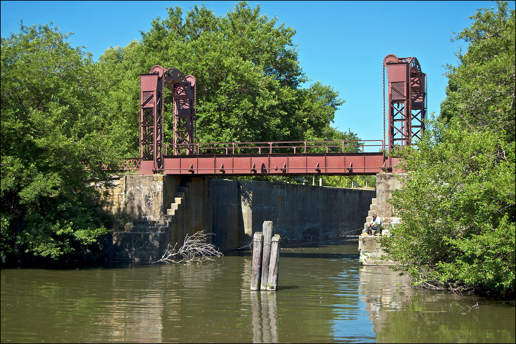 Lift Bridge, Lock 21, Hennepin Canal The lift bridge over … Flickr