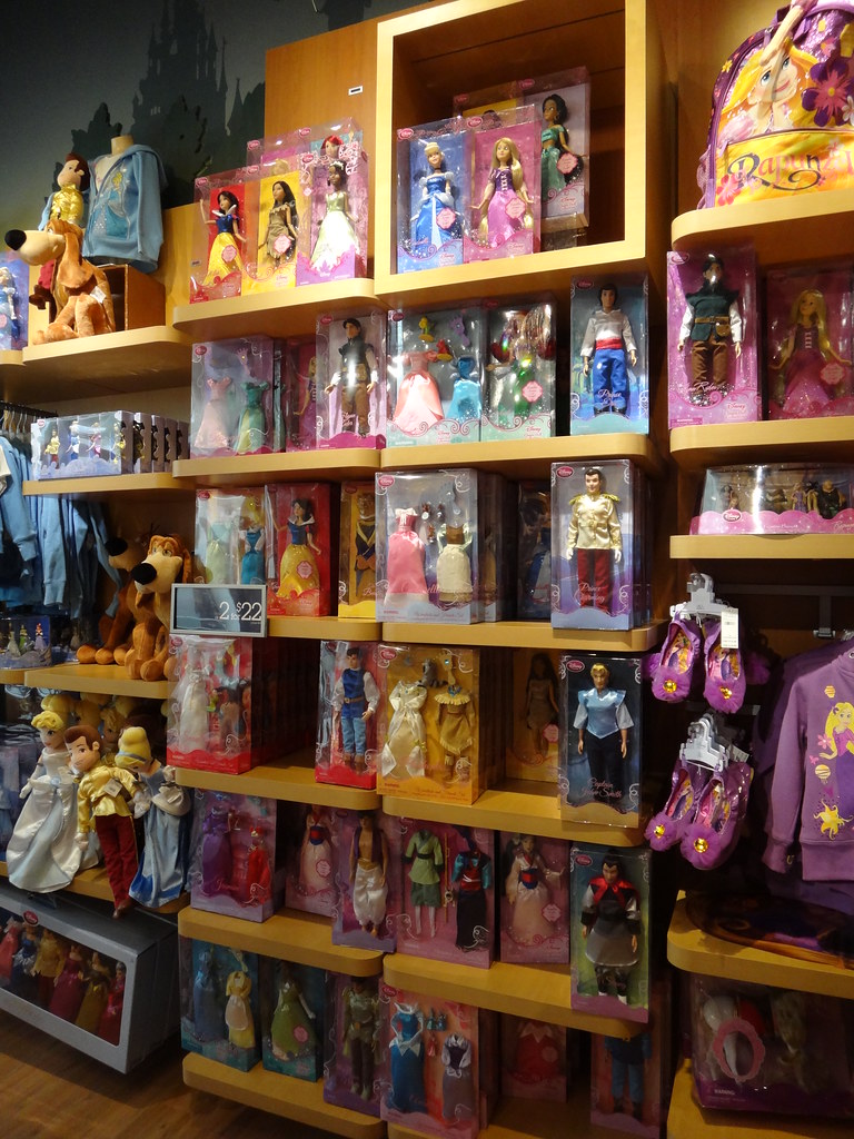 Disney Store Displays of New Princess Doll Releases 20120630 Flickr