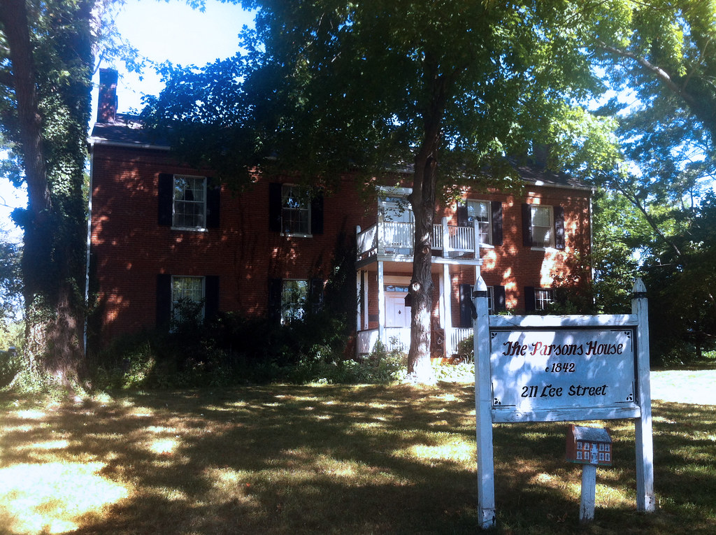 Parson House Bed and Breakfast in Defiance Defiance,Mo