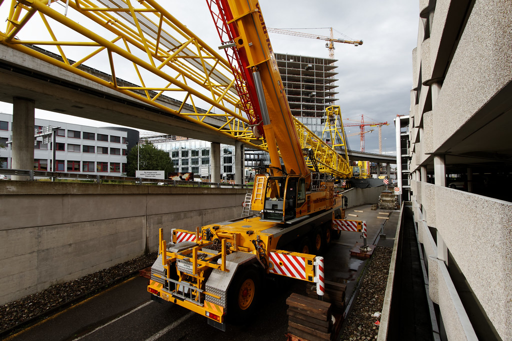20120721_181214 Aufbau des Terex TC 28001 beim Glatt Zent… Adrian