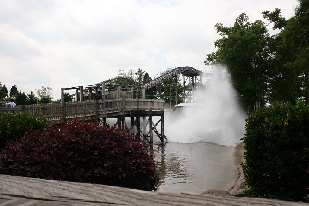 White Water Falls Carowinds Rachael Hart Flickr