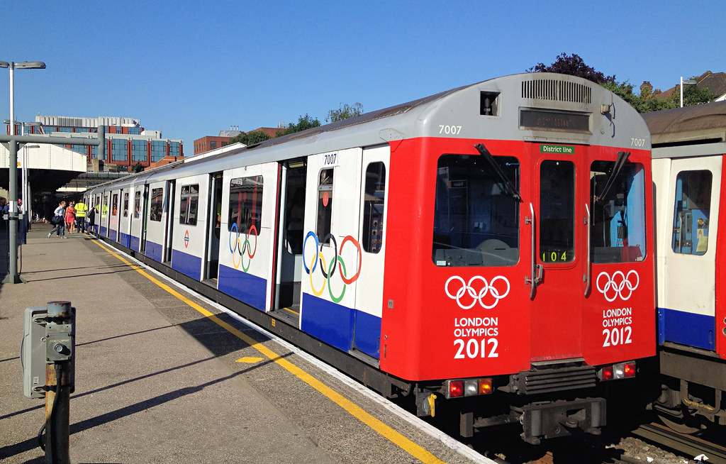 D Stock at Wimbledon Train 104, 0653 Wimbledon to Tower H… Flickr