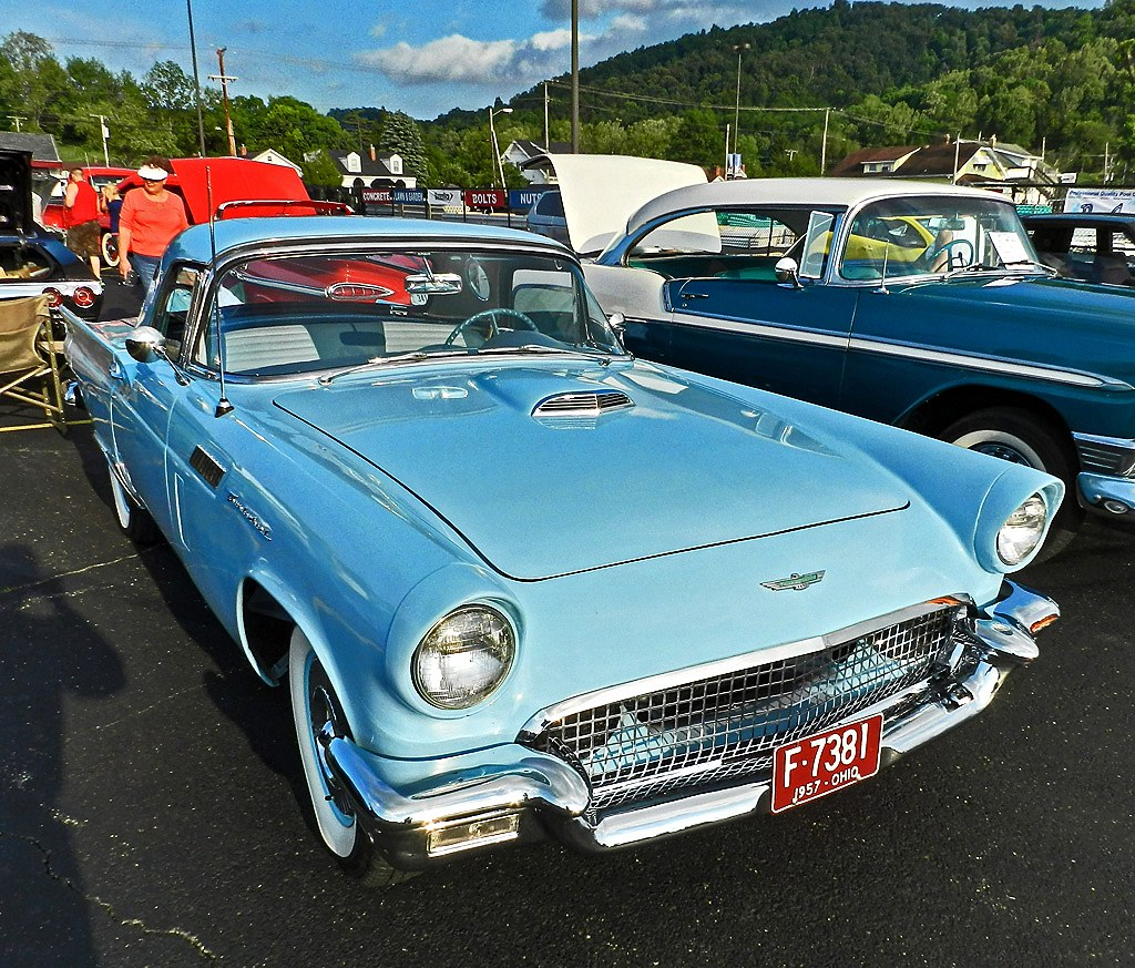 1957 Thunderbird At the Lute Supply Cruisein, Portsmouth,… Flickr