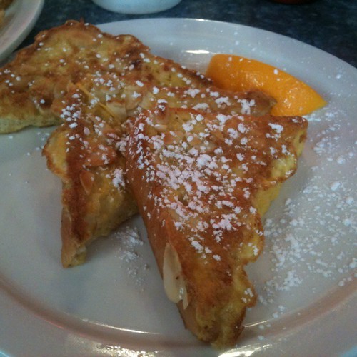 Luxury French Toast Luxury Diner W/ almonds (via Foodspo… Flickr