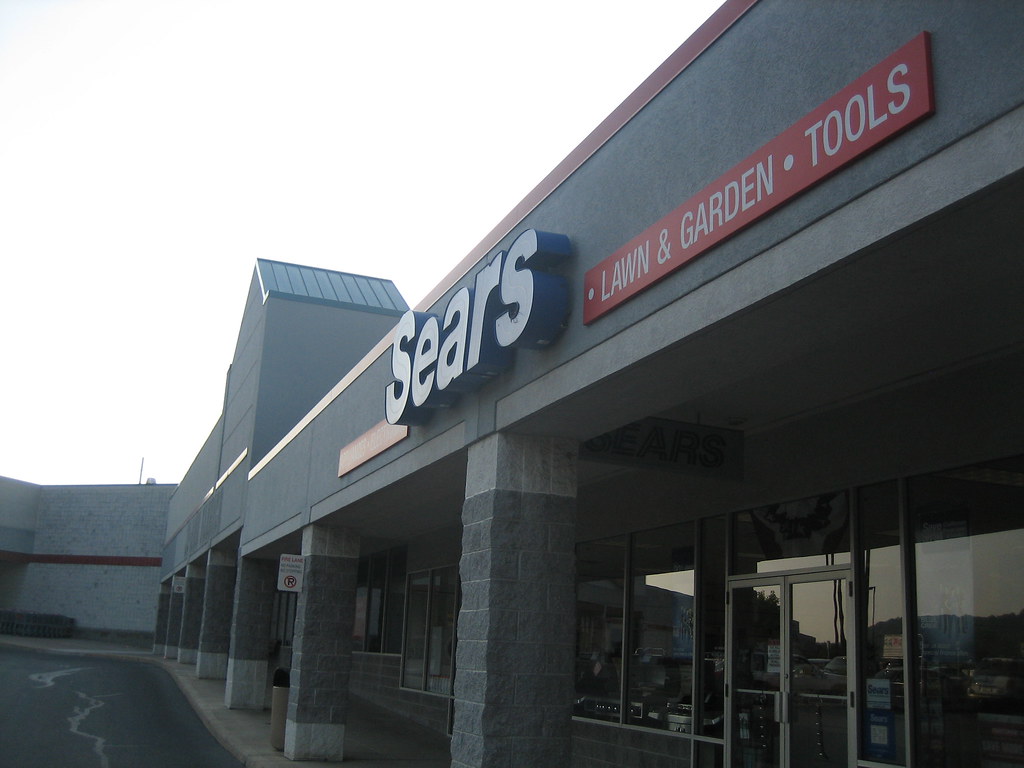 SEARS hardline Burnham, PA The small SEARS hardline store … Flickr