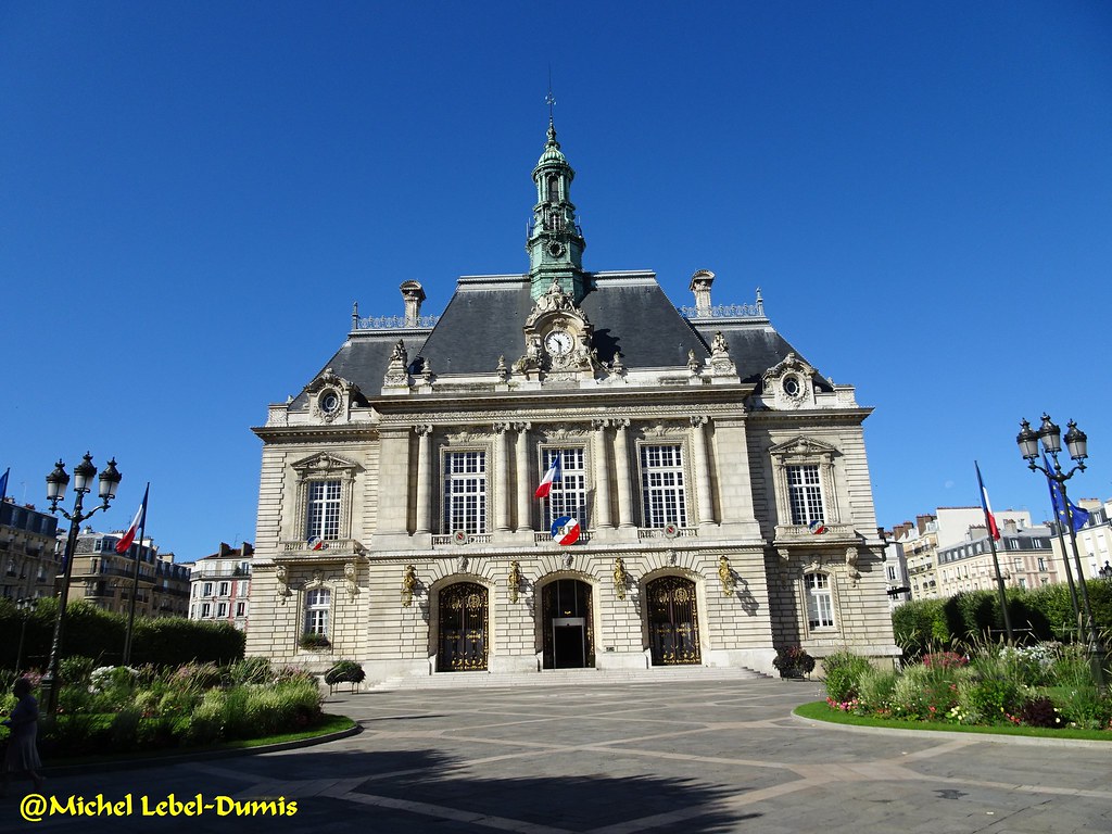 Façade de l'Hôtel de Ville de Levallois Michel LebelDumis Flickr