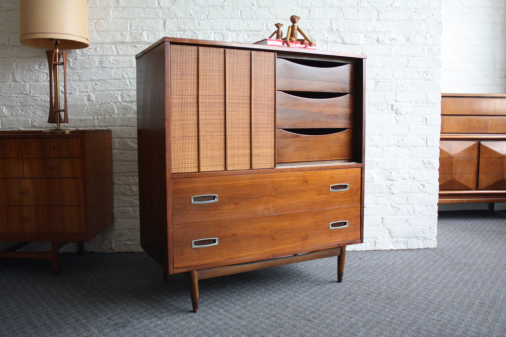 Provocative Hooker Mainline Tall MCM Dresser (U.S.A.,1960's) a photo