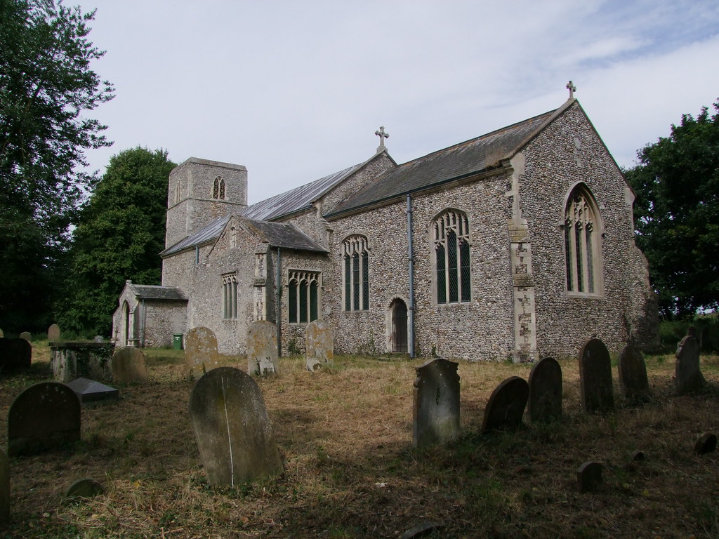Cantley, Norfolk, St Margaret, exterior from SE johnevigar Flickr