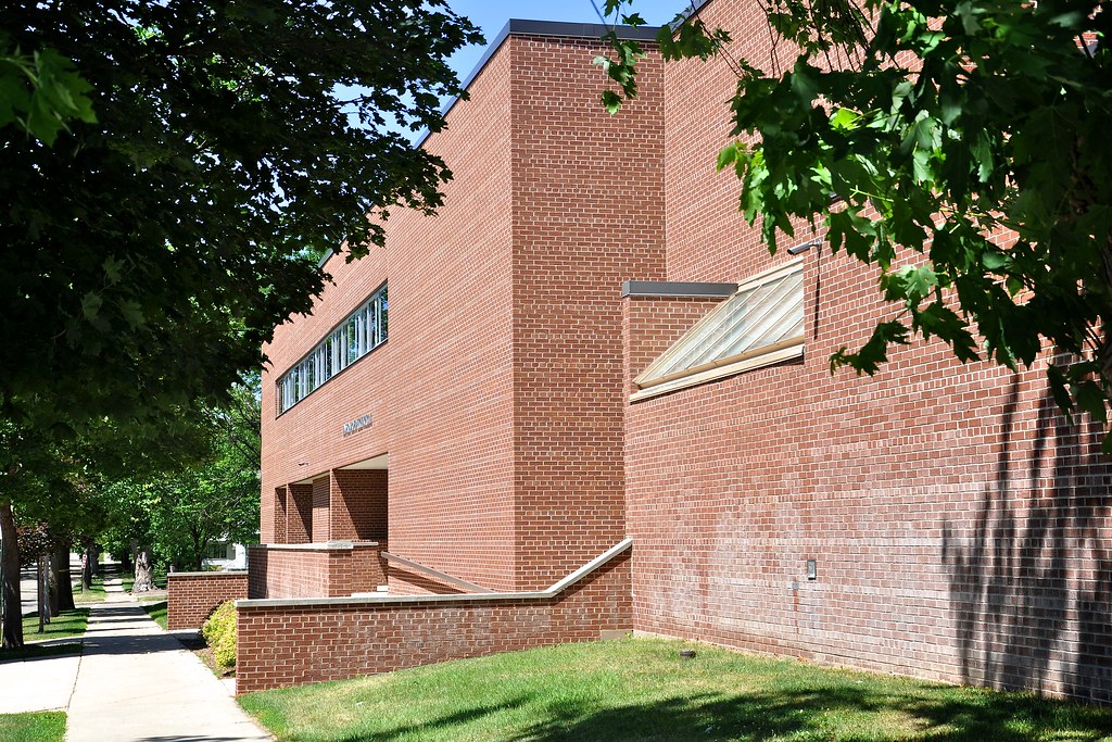DawsonBoyd High School (1978) A view of the high school f… Flickr