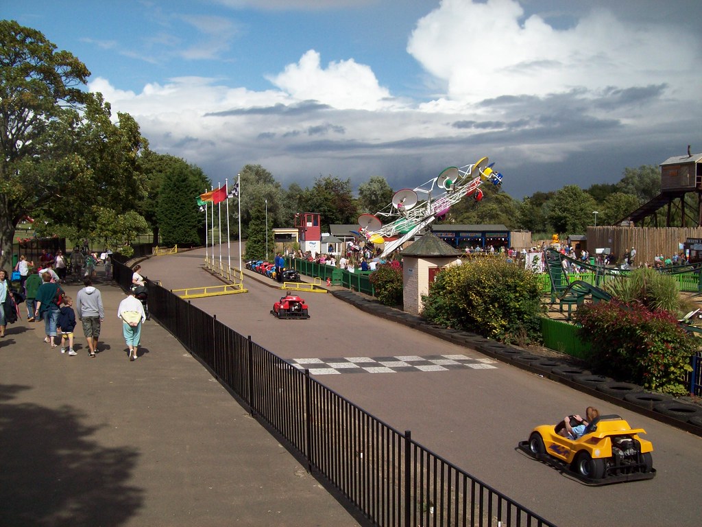 D1658 Go Karts Wicksteed Park 30.7.09 David Cooke Flickr