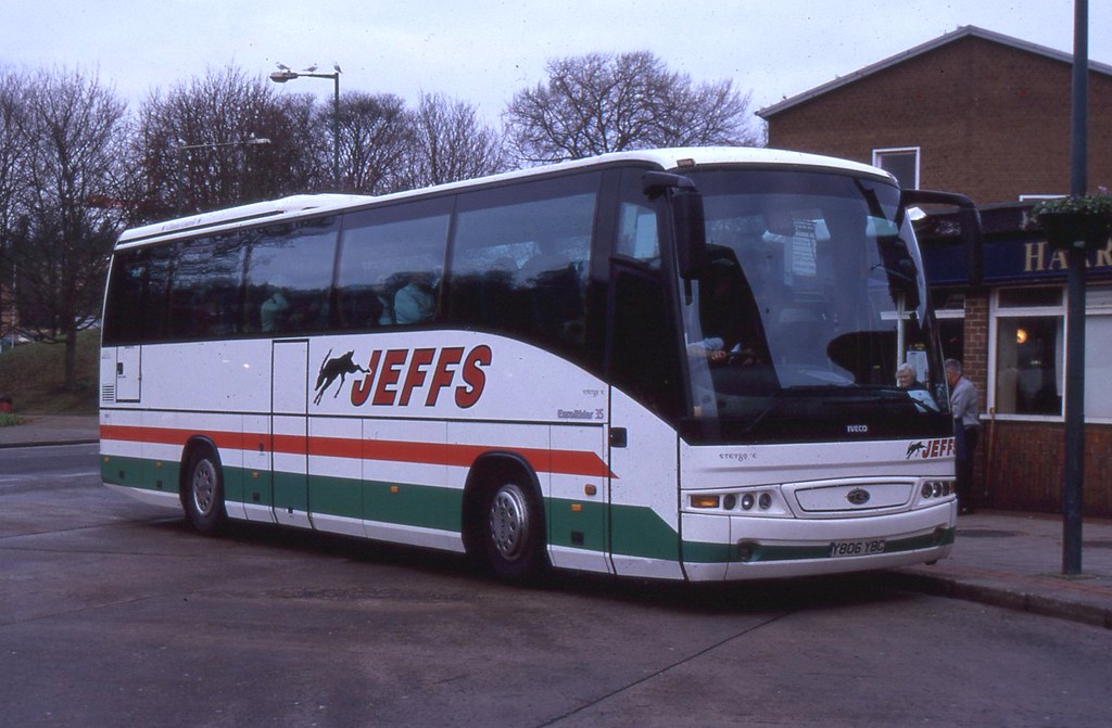 Jeffs Coaches Ltd . Helmdon , Northamptonshire . Y806YBC .… Flickr