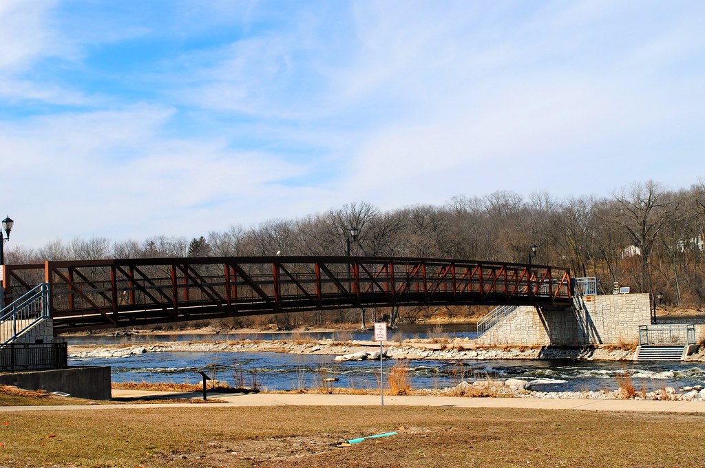 Pedestrian bridge over the Fox River Yorkville, Illinois… Flickr