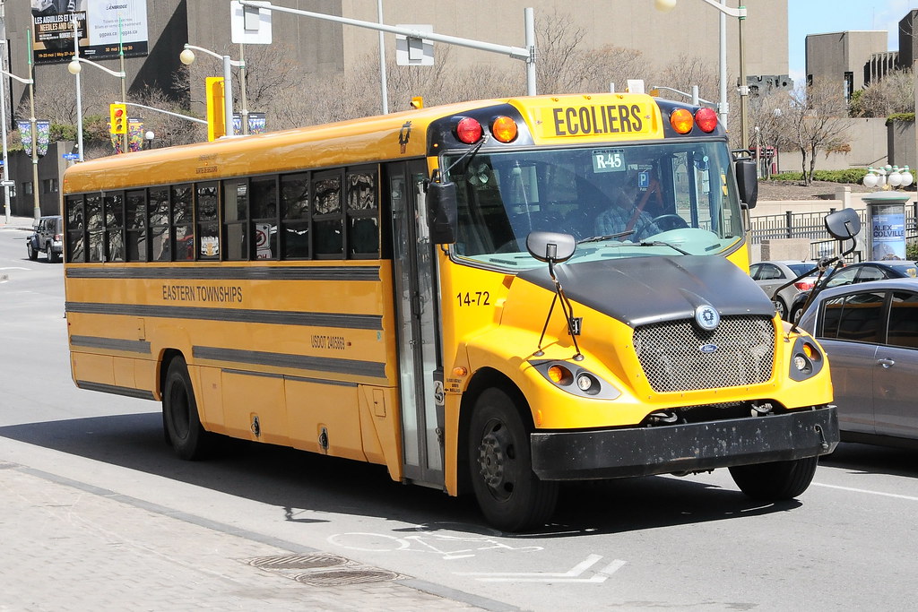 Eastern Townships 1472 Lion school bus Ottawa, Ontario Ca… Flickr