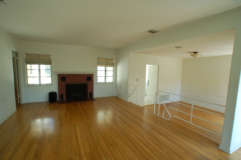 Ettrick Living Room Before The home owners had cleaned and… Flickr