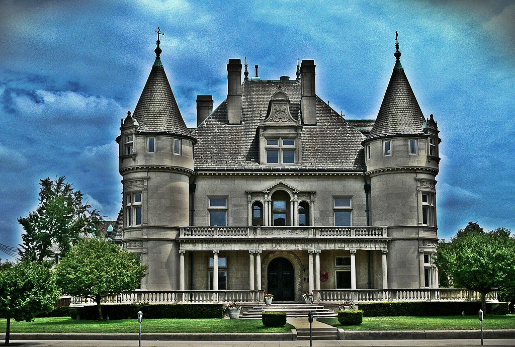The Hecker House The Col. Frank J. Hecker House, an imposi… Flickr