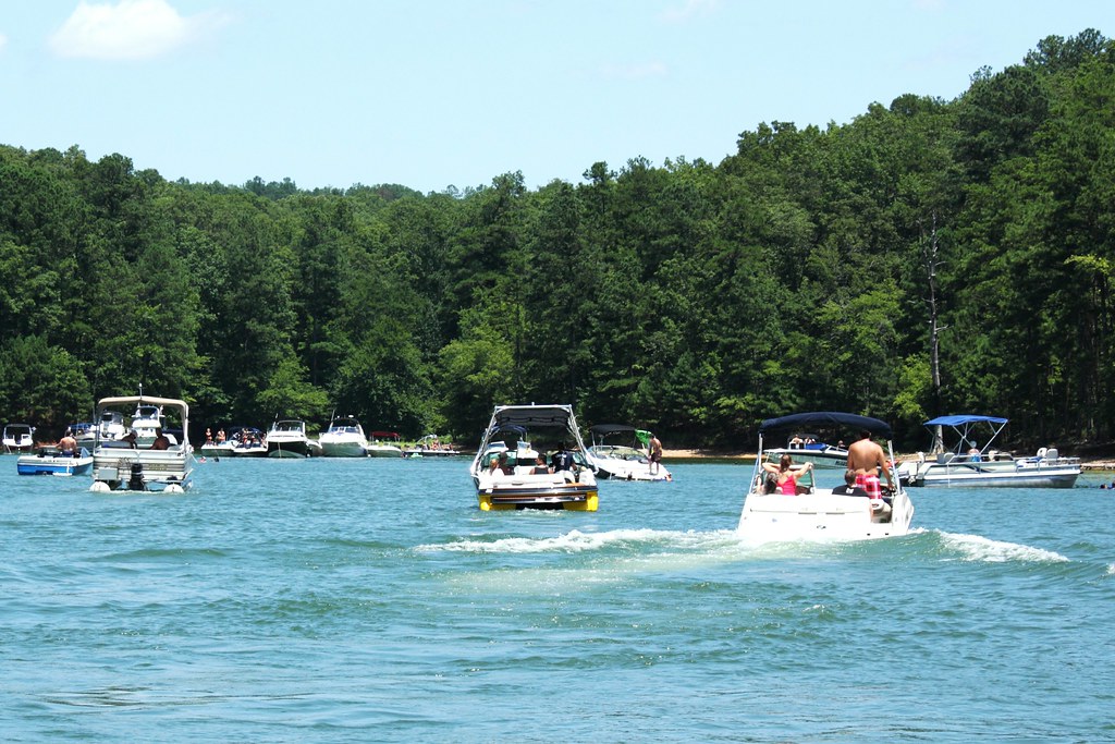 Lake Allatoona Rush Hour Lots of boats at Lake Allatoona o… Flickr