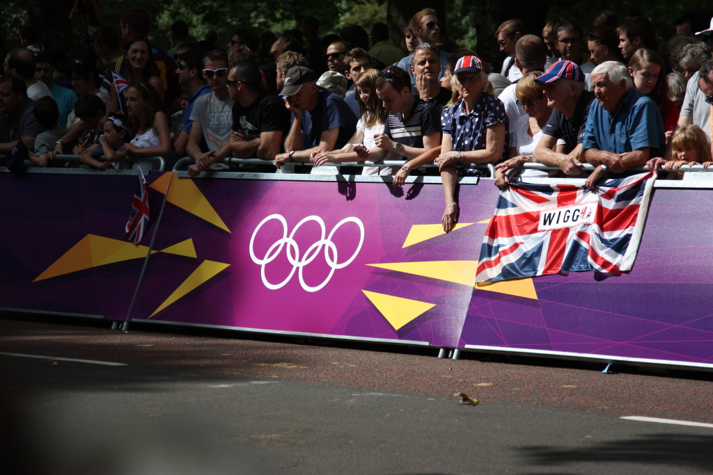 Men's Road Race Crowds on Constitution Hill awaiting the f… Flickr