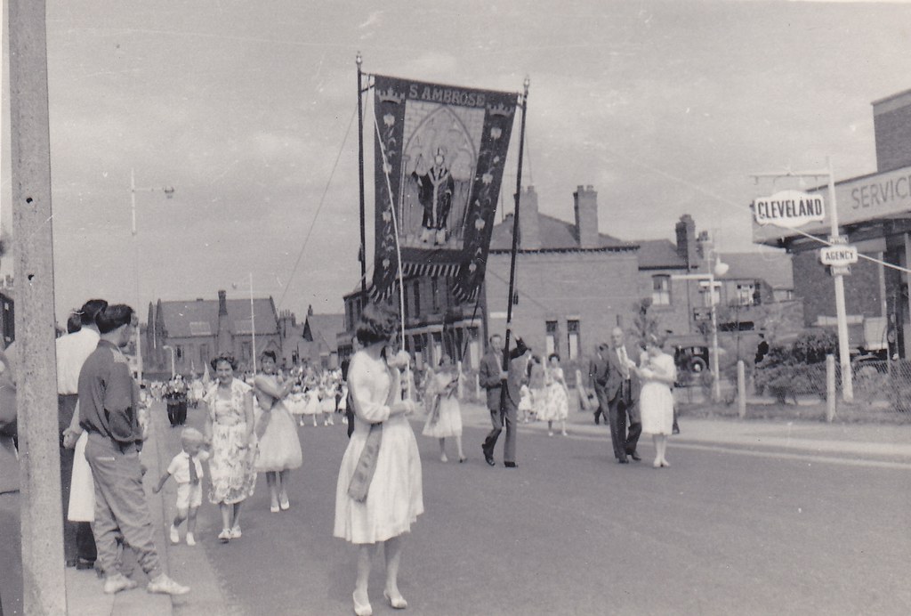 Leyland. St Ambrose Chruch, Walking Day, 1957. Looking dow… Flickr