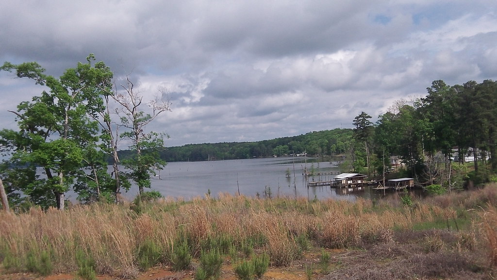 Cabin side view of lake Darbonne_Cabins Flickr