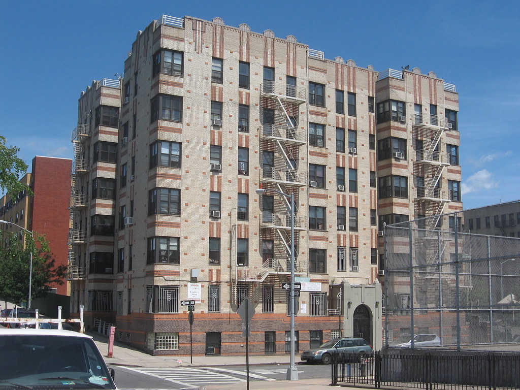 The Ann Rose, East Tremont The Ann Rose (193637) Art Mode… Flickr