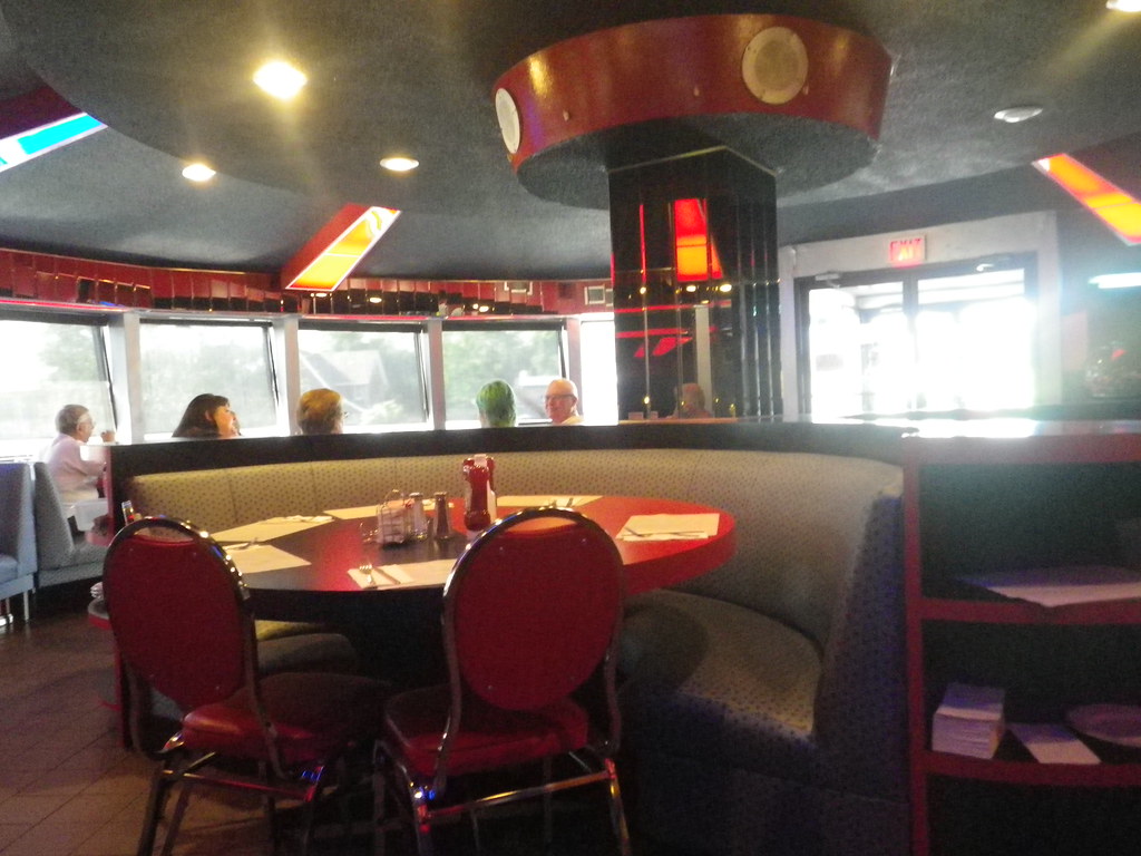 the flying saucer restaurant Johnny Dollar Flickr