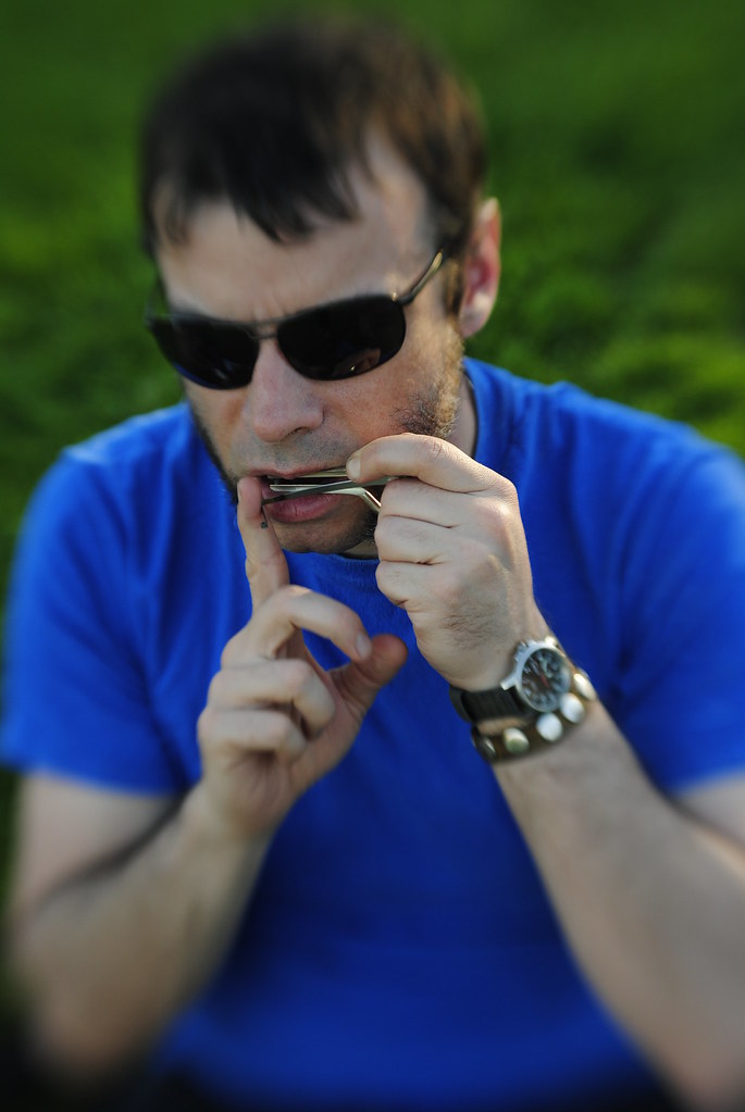 Playing Jaw Harp in Dolores Park a photo on Flickriver