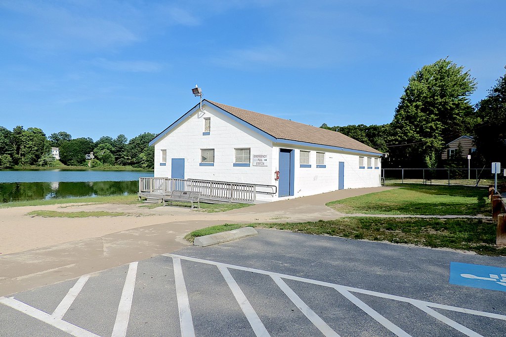 Learned Pond Learned Pond in Framingham MA on August 28, 2… Flickr