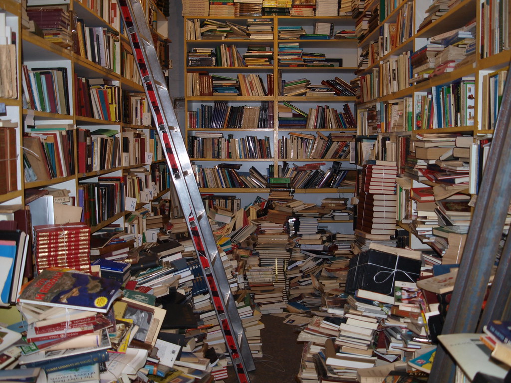 Used books store Monastiraki,Athens linmtheu Flickr