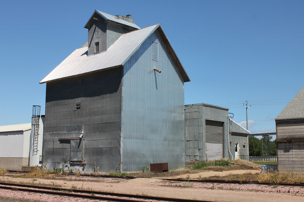 Grain Elevator Beresford, SD Tom McLaughlin Flickr