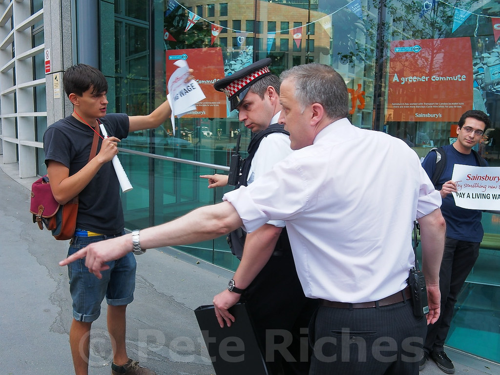 EM5D0963 PayUp! Launch Pay Up! pickets Sainsbury's over em… Flickr