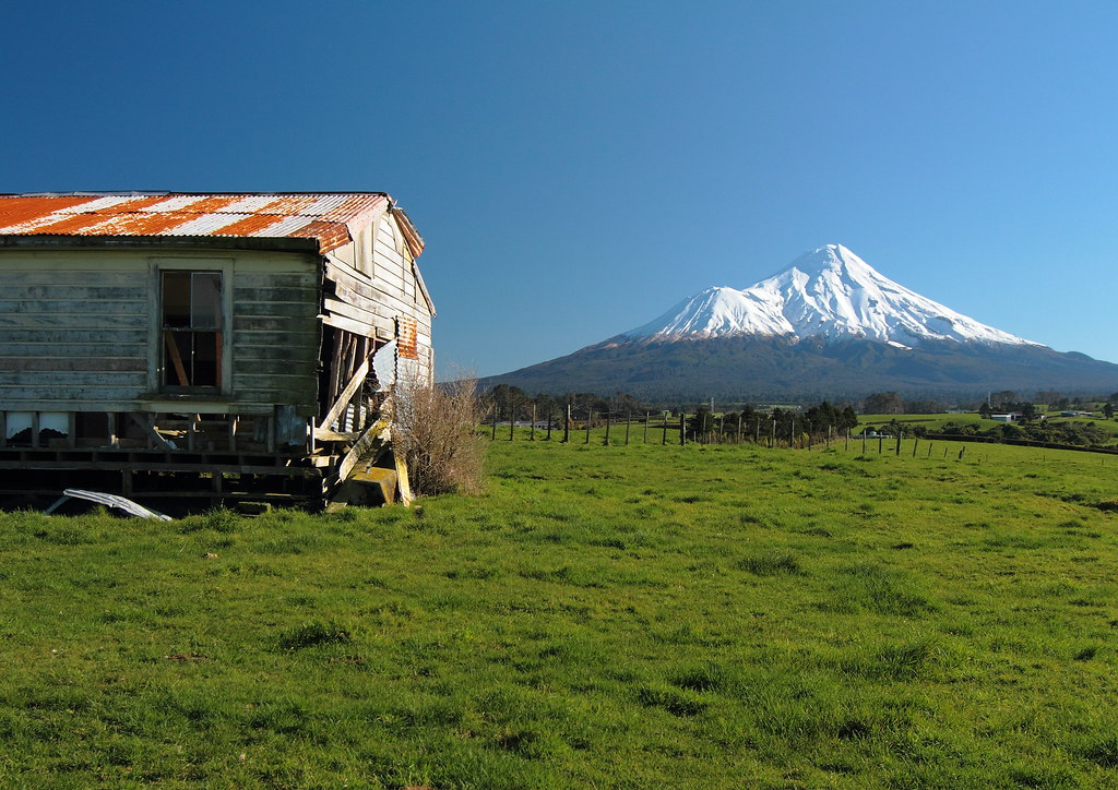 South Taranaki Old farm building near Eltham, South Tarana… Flickr