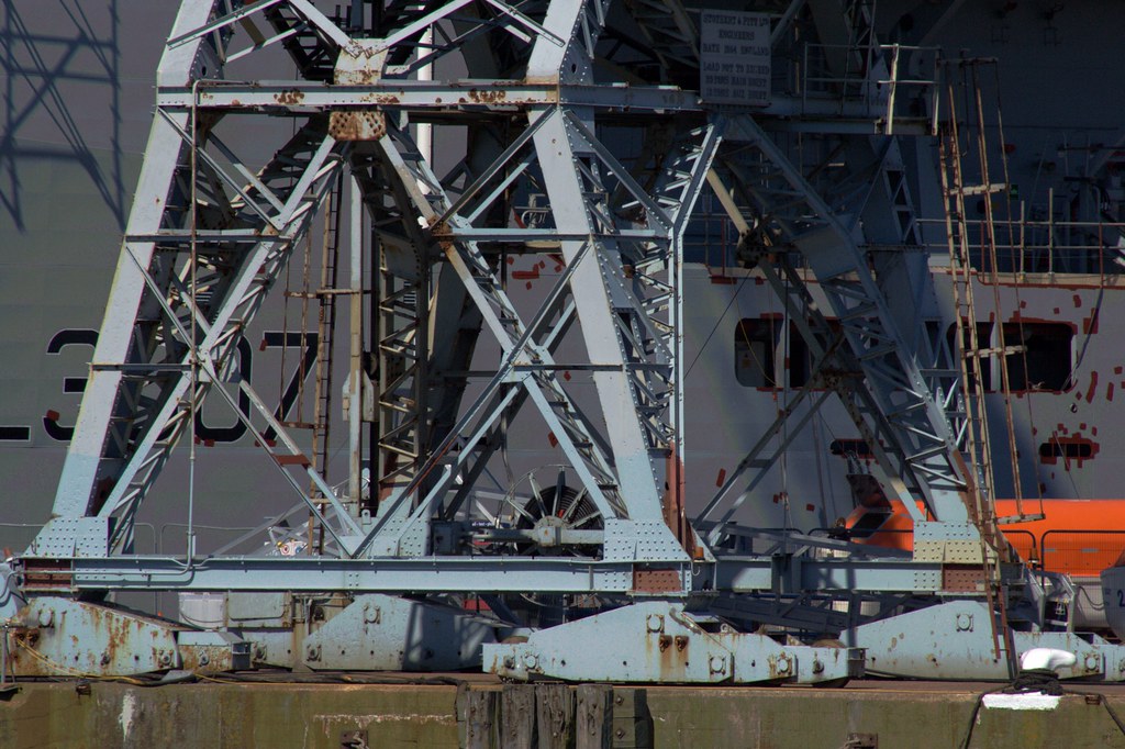 Shipyard Crane, Falmouth UK Shipyard crane in Falmouth Doc… Flickr