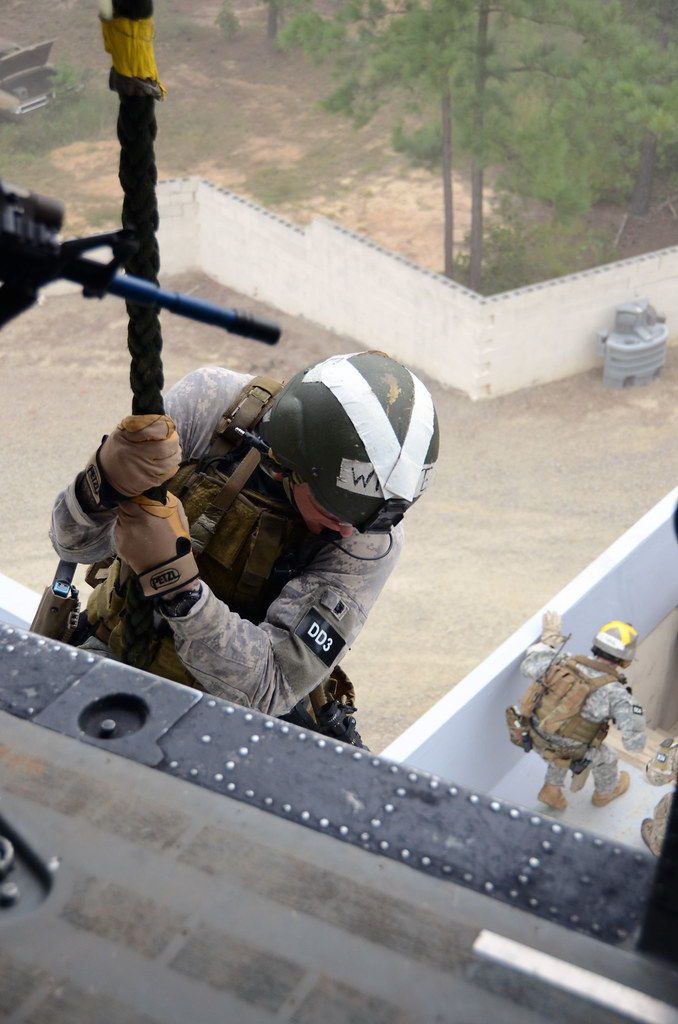 120828APP104116 U.S. Army Special Forces perform a Fast… Flickr