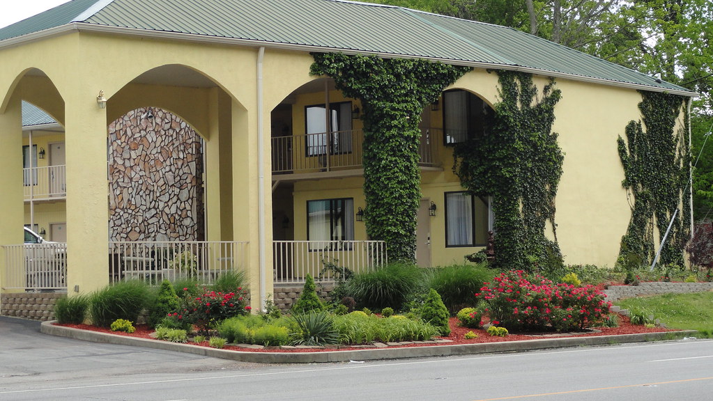 manor 015 Golden Manor Inn & Suites Golden Manor Inn & Suites Flickr