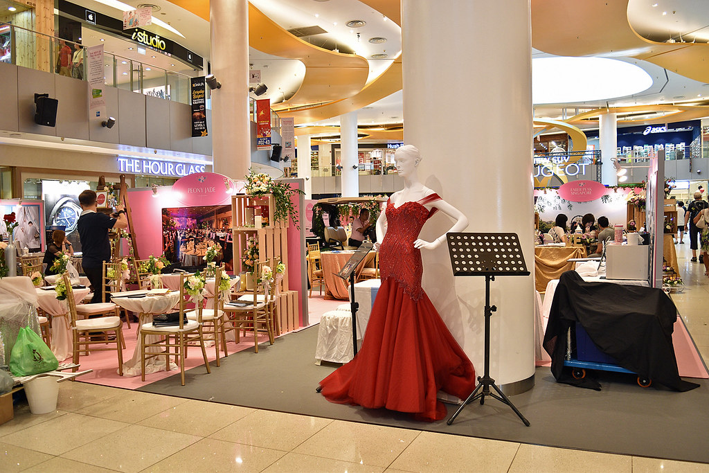 Wedding Dresses Promotion at the central atrium, VivoCity.… Choo