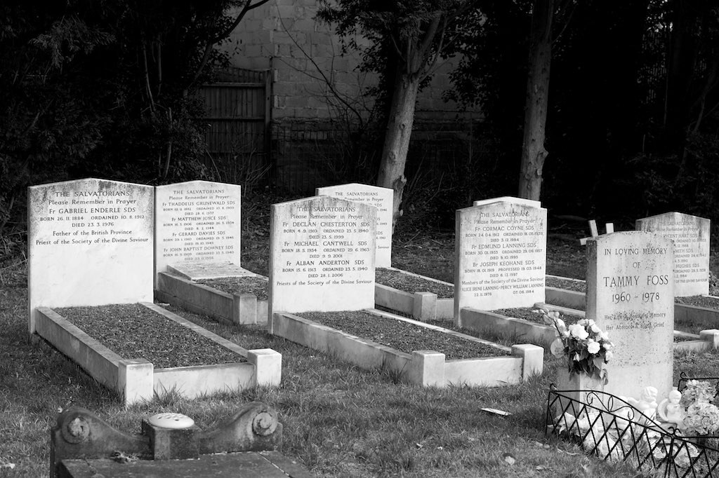 The Salvadorians plot Harrow Weald Cemetery, Uxbridge Road… Flickr