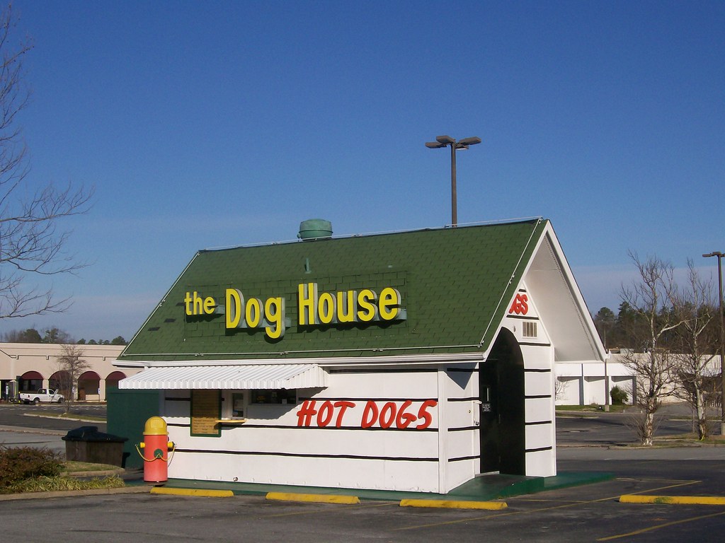 Dog House hot dog stand 2006 Durham NC at Lakewood shoppin… Flickr