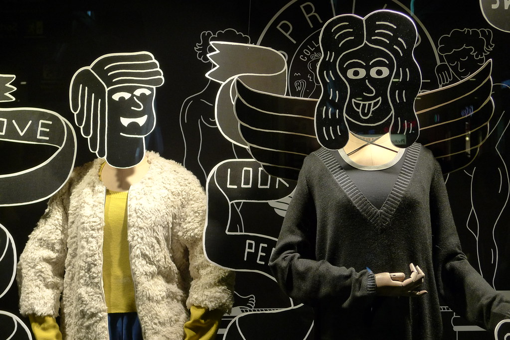 Vitrine Esprit Paris, octobre 2012 www.journaldesvitrine… Flickr