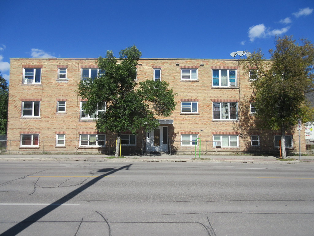 Ellice Ave, Winnipeg, MB, September 2016 Jon Benson Flickr