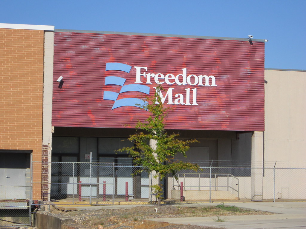 Freedom Drive Retail Charlotte NC September 2011 & 2012 Flickr