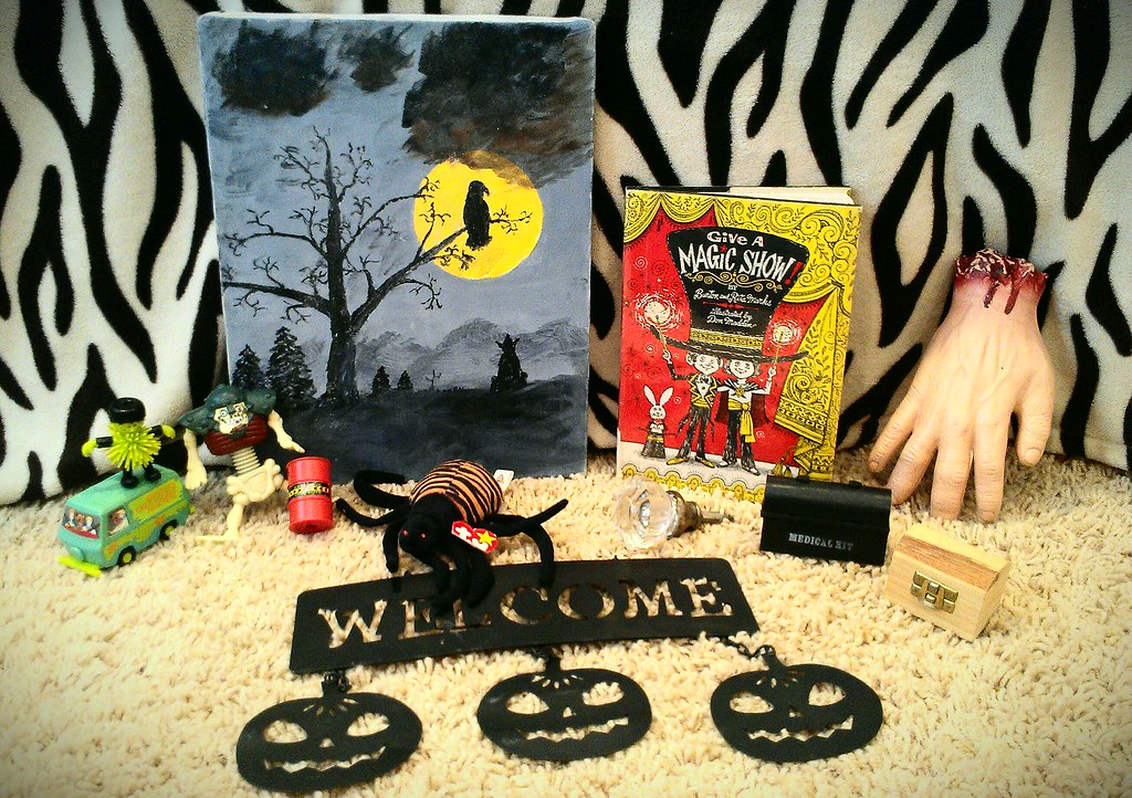 Silly Halloween garage sale stuff & Awesome canvas paintin… Flickr